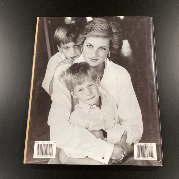 Diana: A Tribute to the People’s Princess by Peter Donnelly - Hardcover Book - Picture 2 of 11